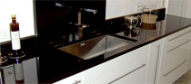 Küchenarbeitsplatte aus Nero Assoluto poliert
